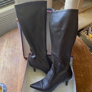 Kitten heel boots.